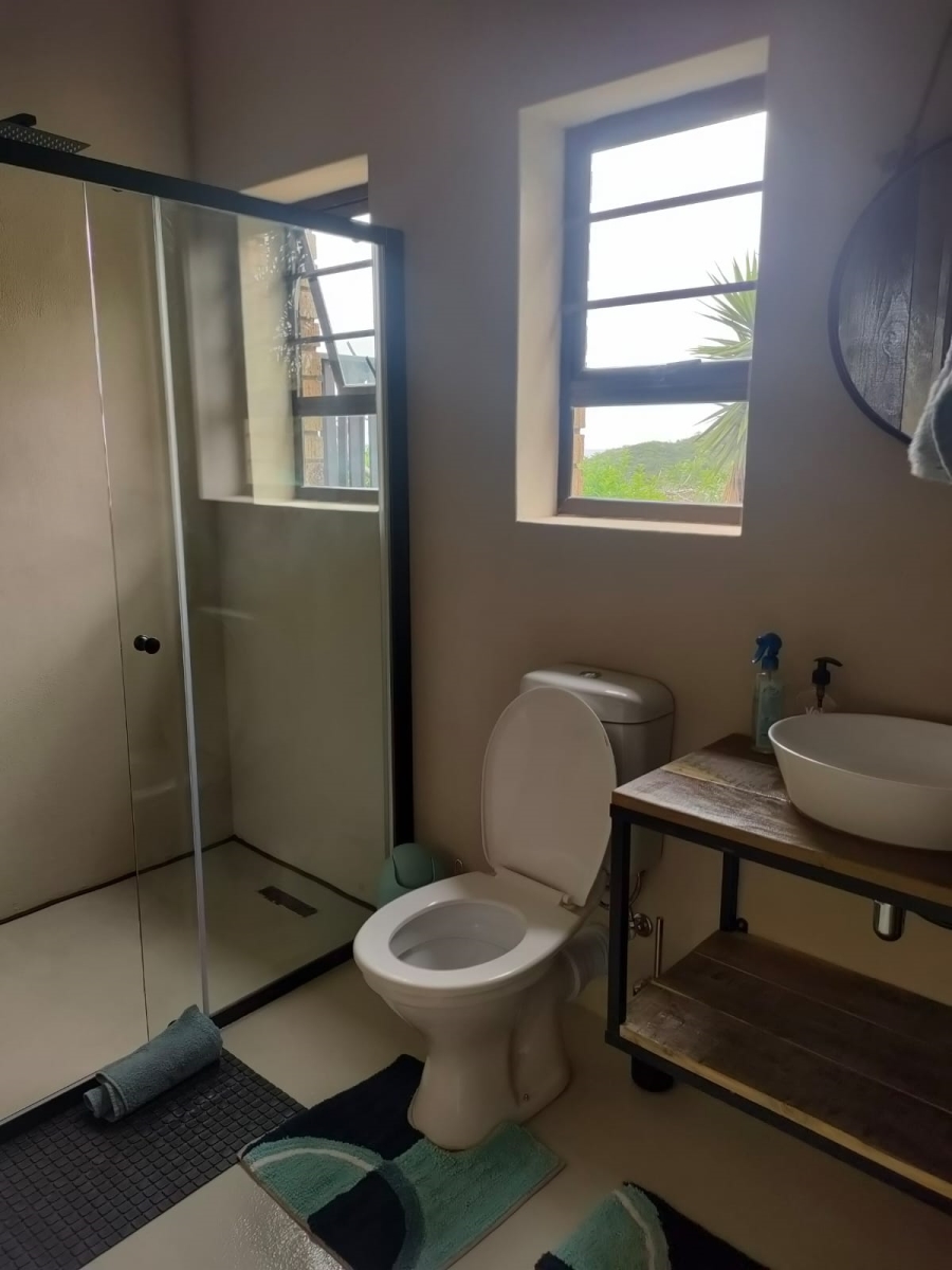 To Let 1 Bedroom Property for Rent in Cove Rock Eastern Cape
